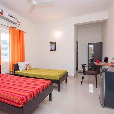 Buzz Quarter Hotell Hyderabad Exteriör bild