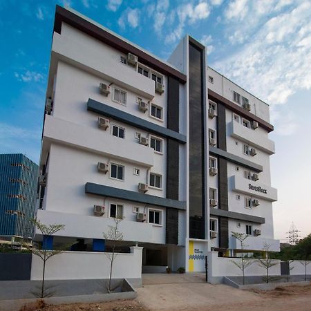 Buzz Quarter Hotell Hyderabad Exteriör bild