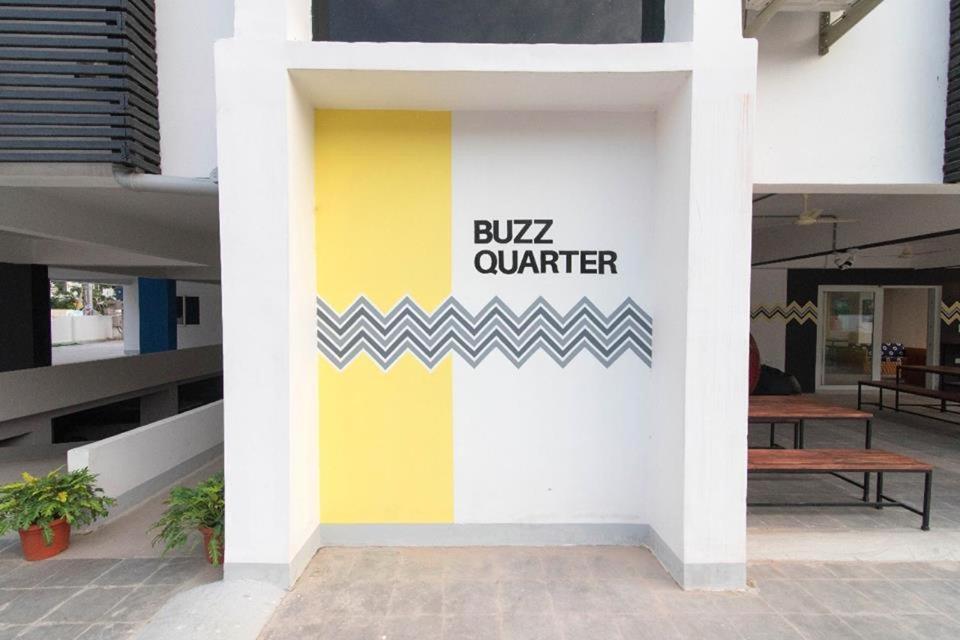 Buzz Quarter Hotell Hyderabad Exteriör bild